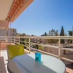 Apartman A 400m De La *