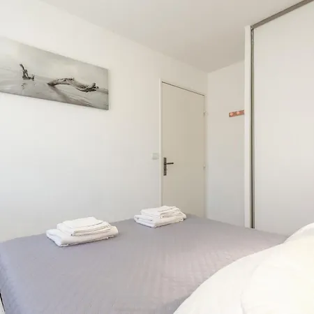 Appartement A 400m De La *