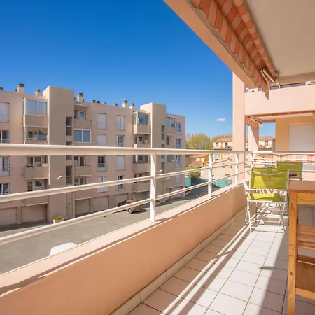 Apartment A 400m De La